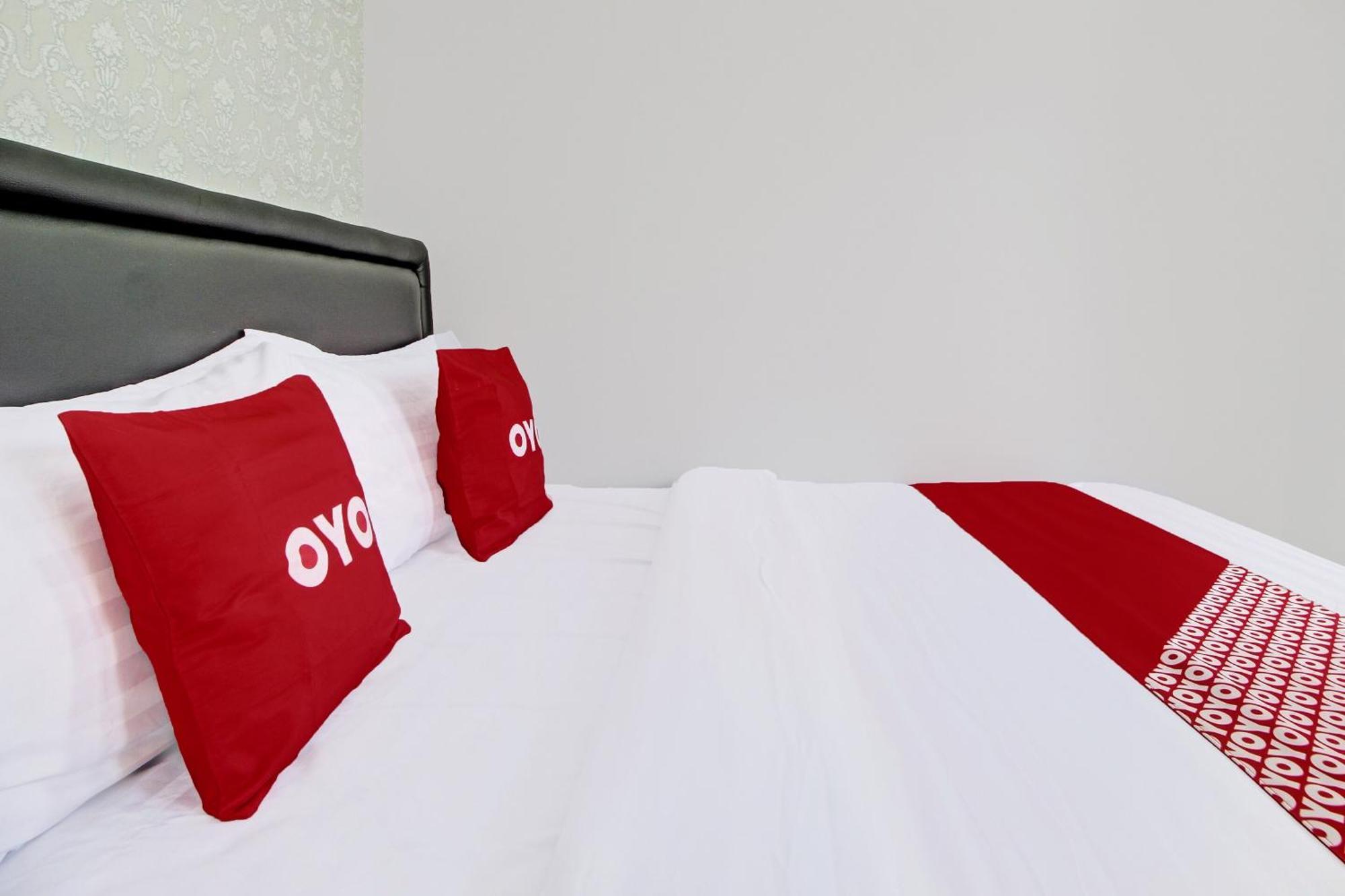 Super Oyo Collection O 92363 Kp Inn Temon Exteriör bild