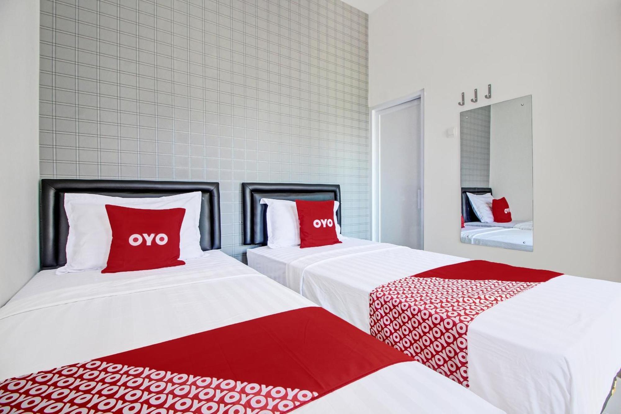 Super Oyo Collection O 92363 Kp Inn Temon Exteriör bild